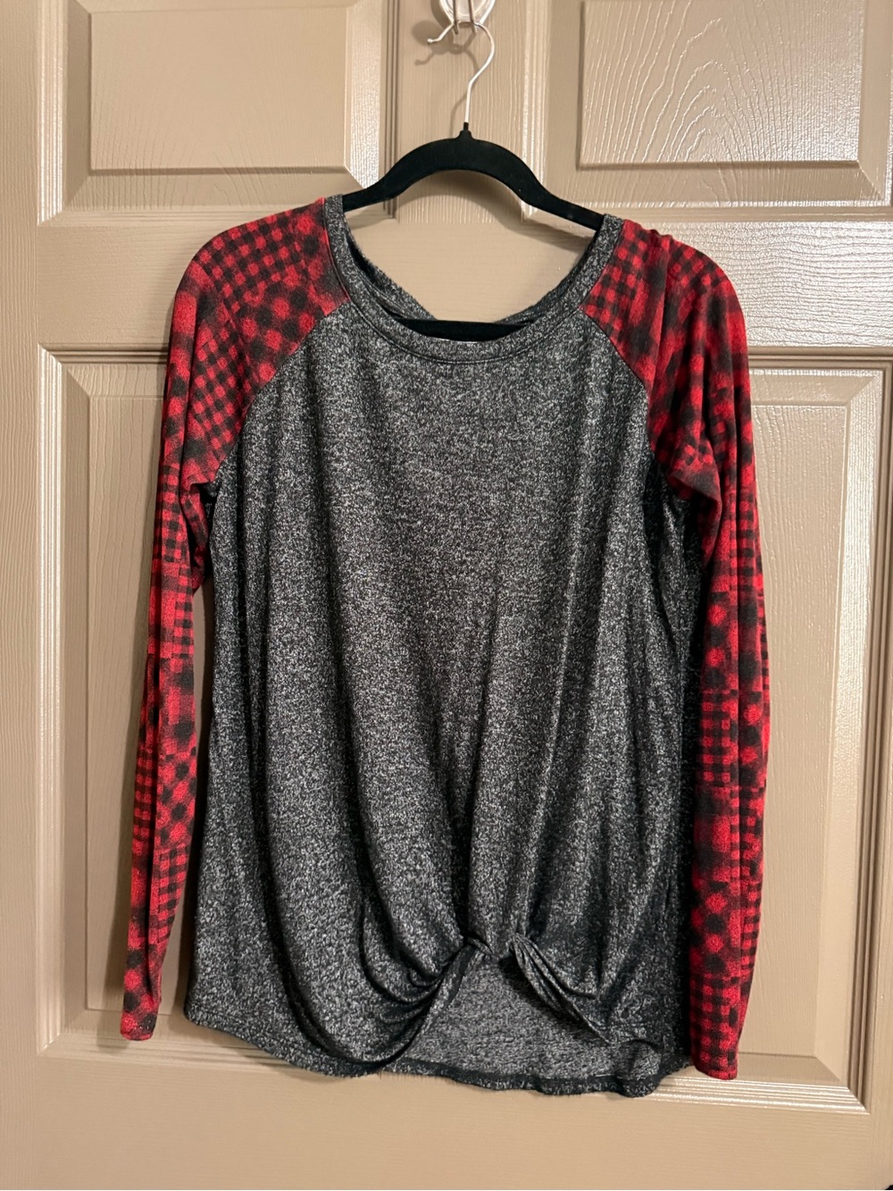 Maurices Gray Twist-Knot Long Sleeve Tee with Red Plaid Raglan Sleeves
